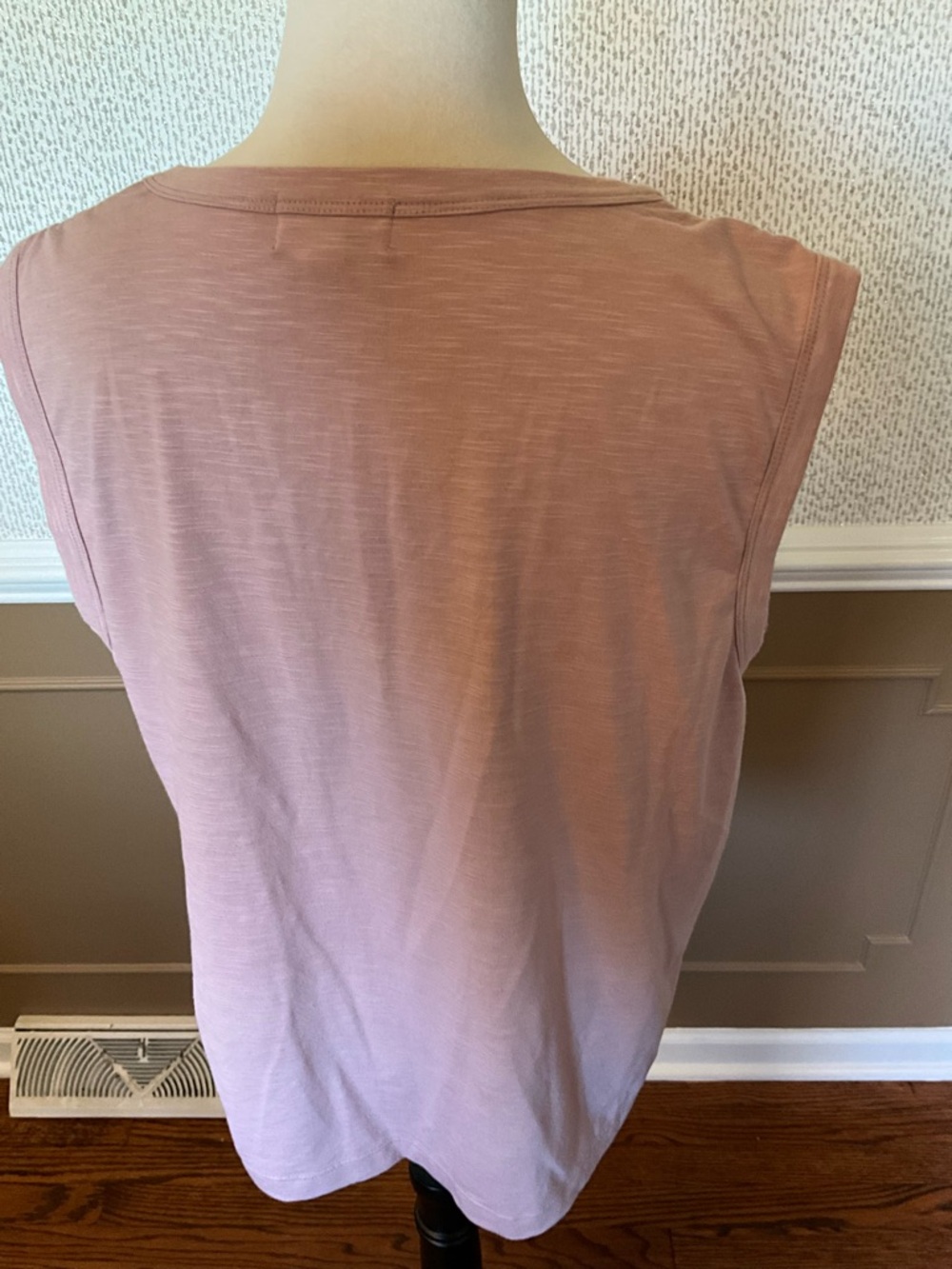 Evereve Blush Pink Sleeveless V-Neck Top - Picture 2 of 4